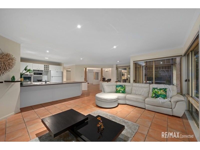 40 Topsail Circuit, Banksia Beach QLD 4507