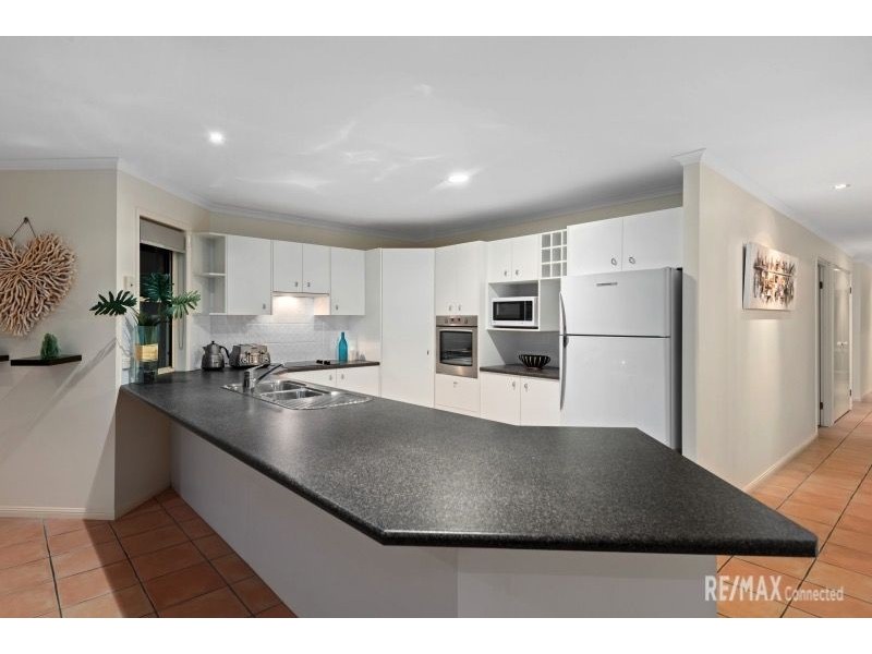 40 Topsail Circuit, Banksia Beach QLD 4507