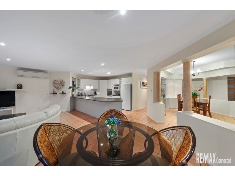 40 Topsail Circuit, Banksia Beach QLD 4507