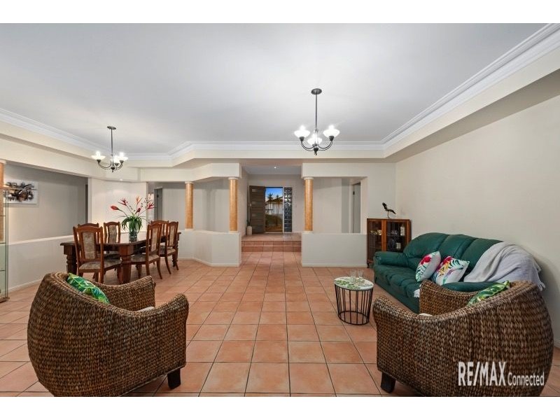 40 Topsail Circuit, Banksia Beach QLD 4507