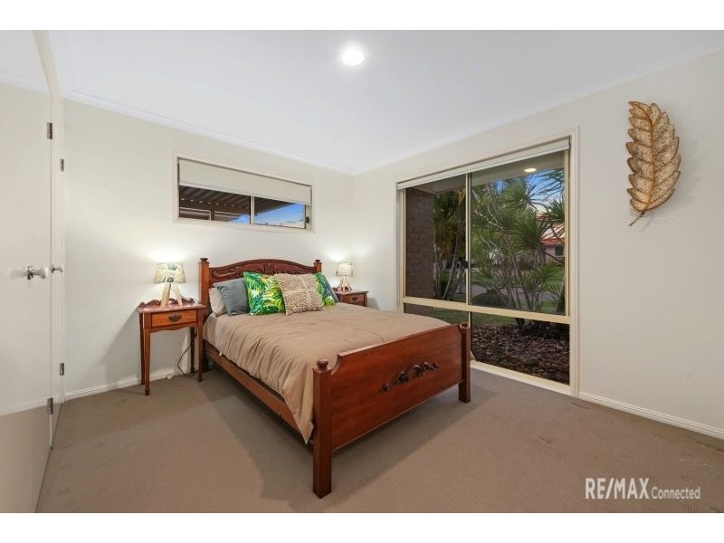 40 Topsail Circuit, Banksia Beach QLD 4507
