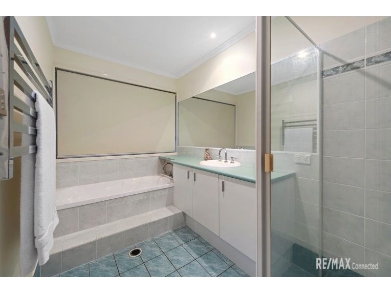 40 Topsail Circuit, Banksia Beach QLD 4507