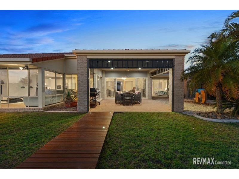 40 Topsail Circuit, Banksia Beach QLD 4507
