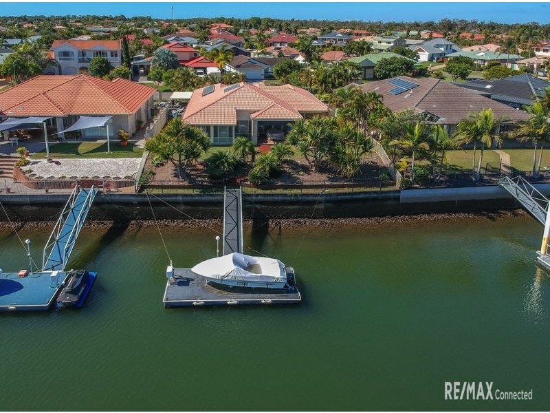 40 Topsail Circuit, Banksia Beach QLD 4507