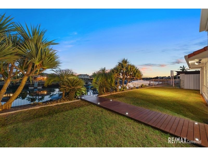 40 Topsail Circuit, Banksia Beach QLD 4507