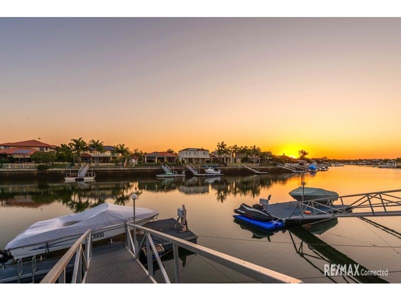40 Topsail Circuit, Banksia Beach QLD 4507