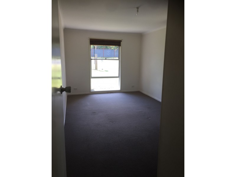 6 Shanahan Street, Redland Bay QLD 4165