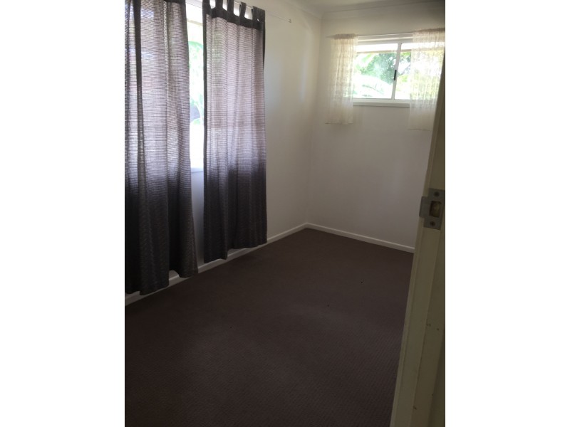 6 Shanahan Street, Redland Bay QLD 4165