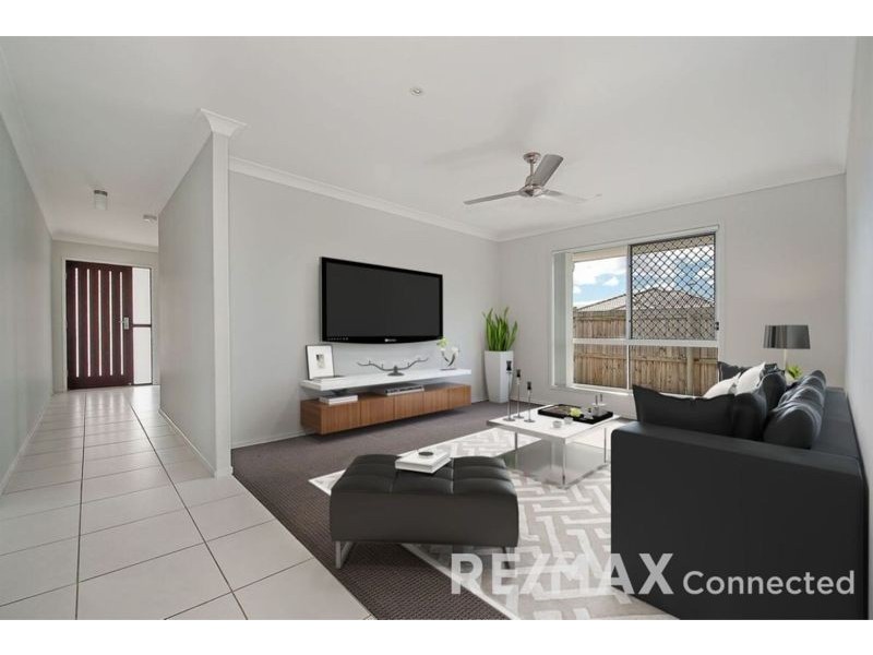 1 Dickson Crescent, North Lakes QLD 4509