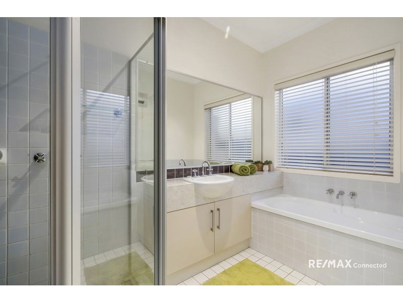 1 Riley Court, North Lakes QLD 4509