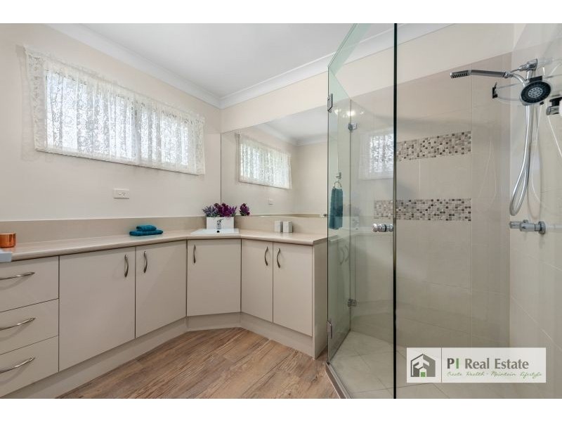 8 Bray Road, Lawnton QLD 4501