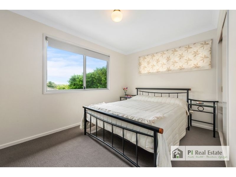 8 Bray Road, Lawnton QLD 4501