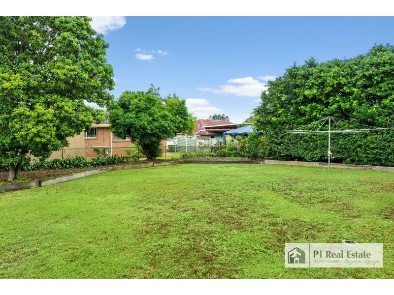 8 Bray Road, Lawnton QLD 4501