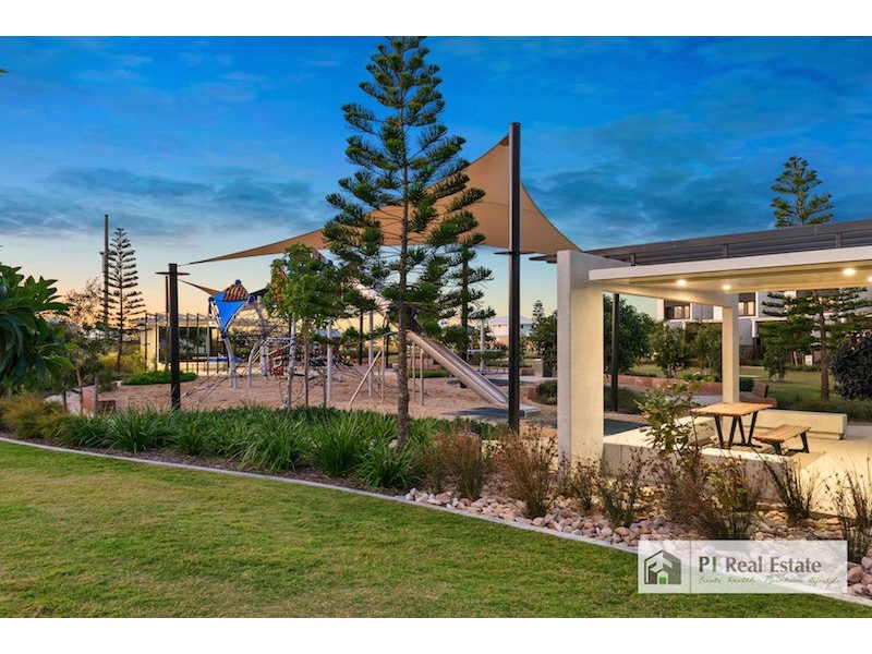 5 Propeller Lane, Newport QLD 4020
