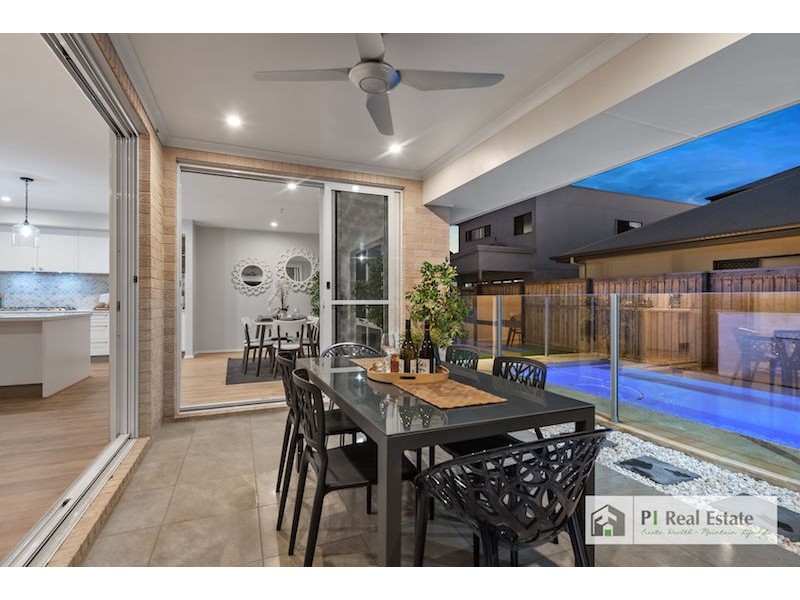 5 Propeller Lane, Newport QLD 4020