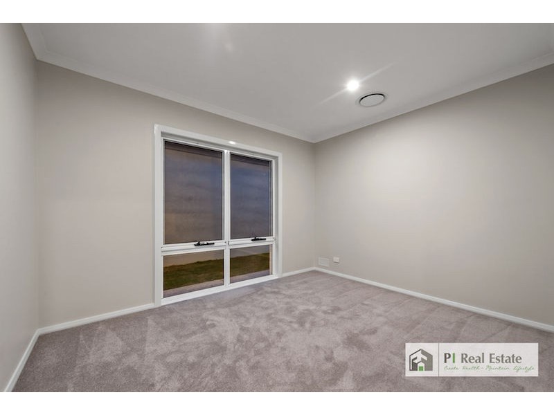 5 Propeller Lane, Newport QLD 4020