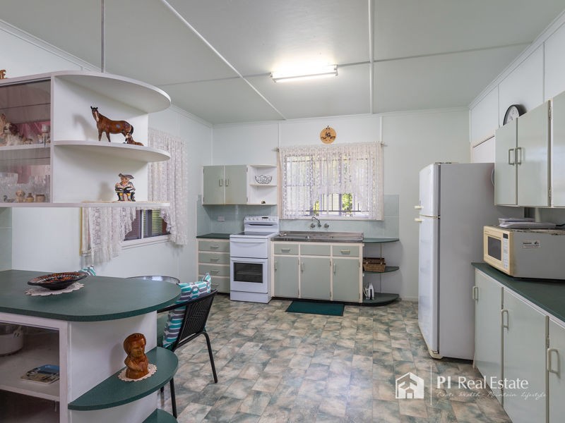 33 Griffith Road, Scarborough QLD 4020