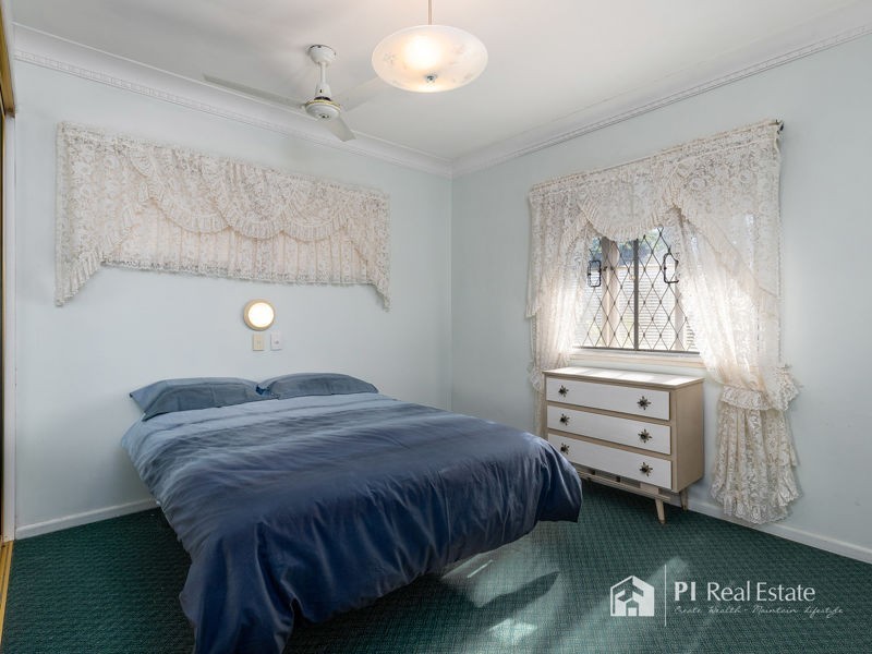 33 Griffith Road, Scarborough QLD 4020