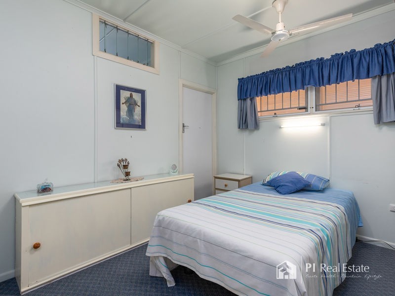 33 Griffith Road, Scarborough QLD 4020