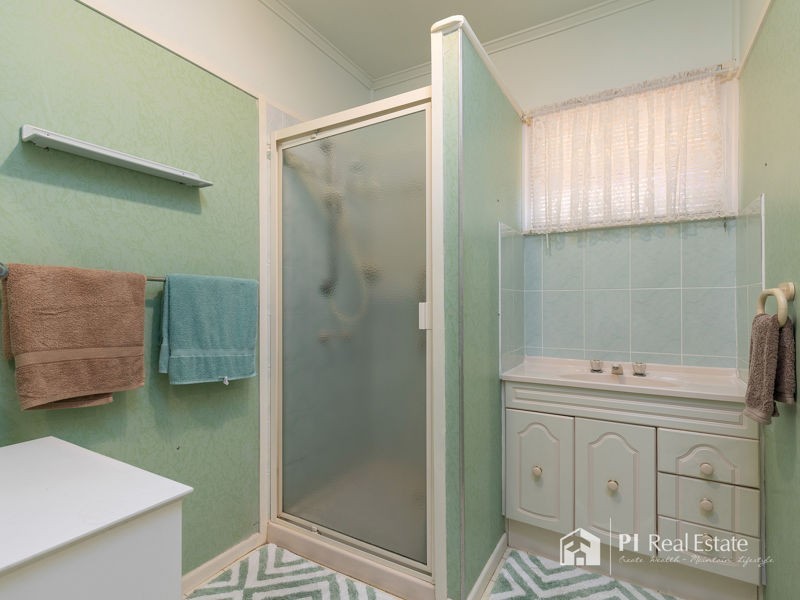 33 Griffith Road, Scarborough QLD 4020