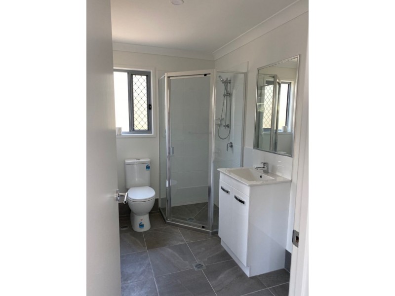 42A Sylvester Dr, Kallangur QLD 4503