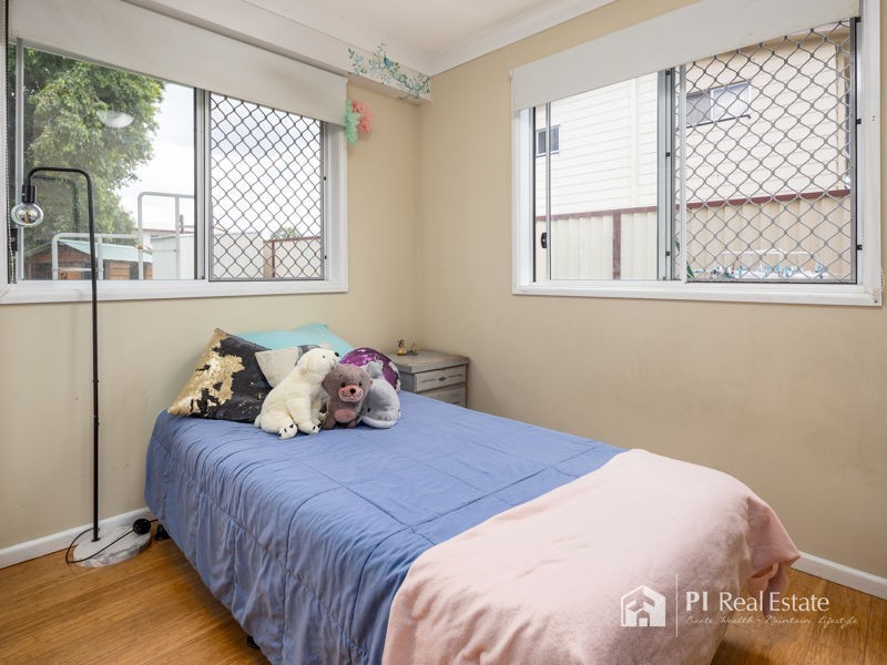 12 AMBERTON ST, Caboolture QLD 4510