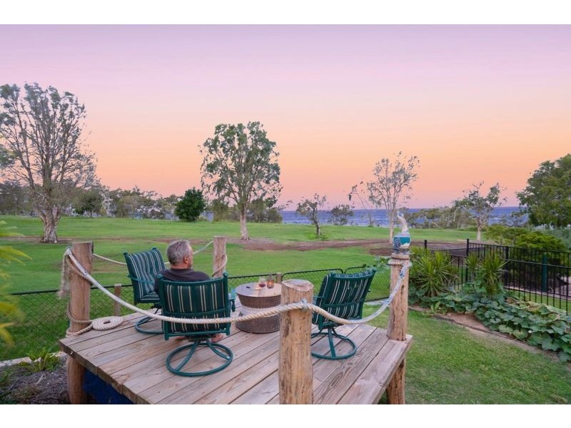 37 O’Quinn Street, Nudgee Beach QLD 4014