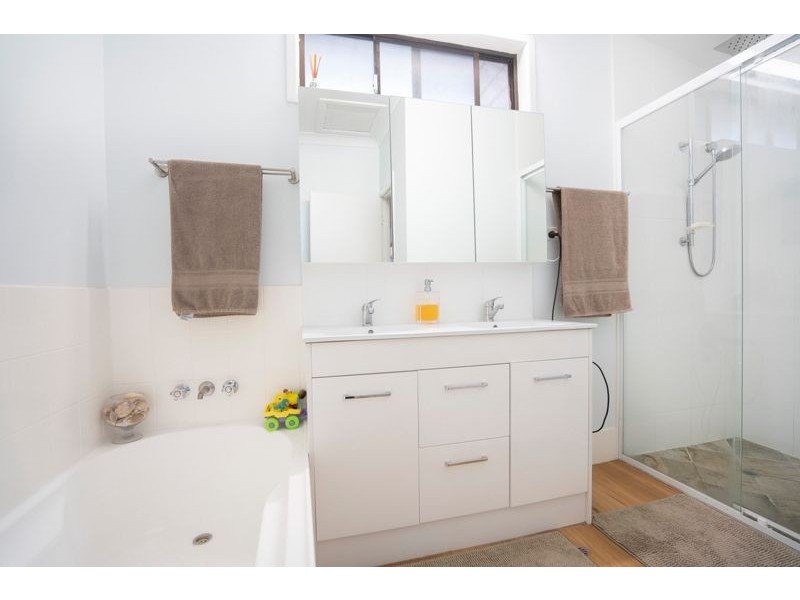 37 O’Quinn Street, Nudgee Beach QLD 4014