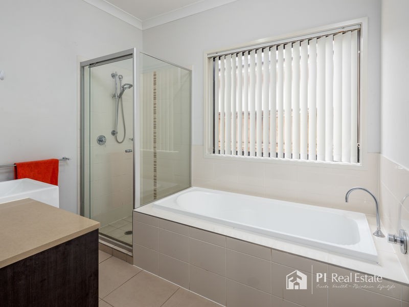 17 Planigale Crescent, North Lakes QLD 4509