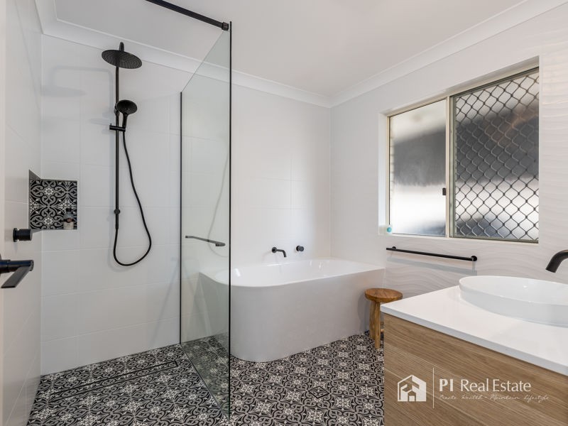 22 MOUNTAIN BLUE DRIVE, Kallangur QLD 4503