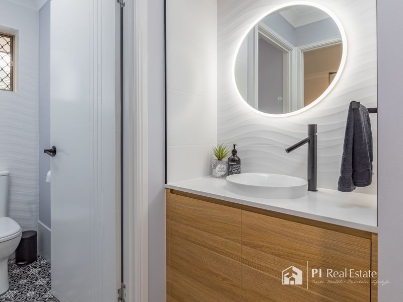 22 MOUNTAIN BLUE DRIVE, Kallangur QLD 4503