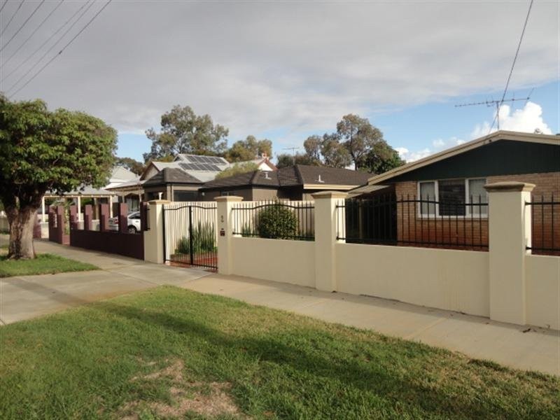 2 Leake Street, Bayswater WA 6053