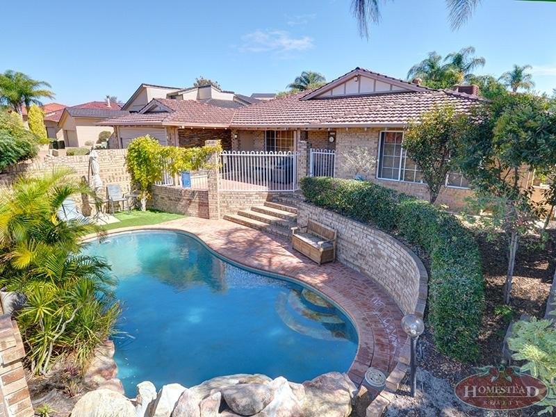 213 Summerlakes Parade, Ballajura WA 6066