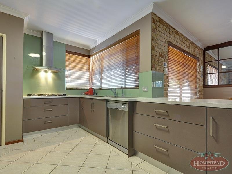 213 Summerlakes Parade, Ballajura WA 6066