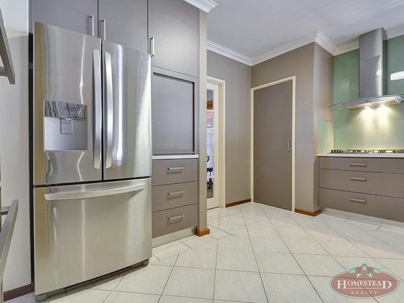 213 Summerlakes Parade, Ballajura WA 6066