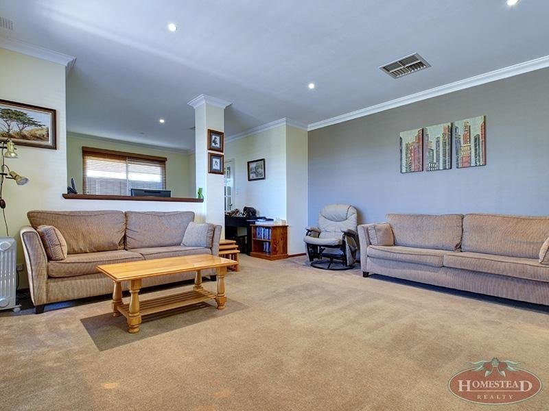 213 Summerlakes Parade, Ballajura WA 6066