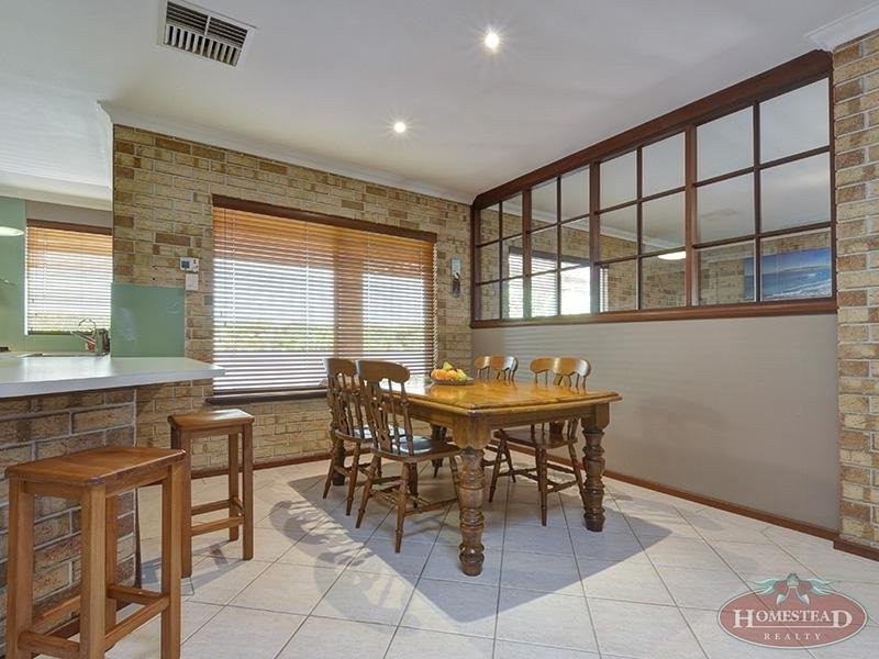 213 Summerlakes Parade, Ballajura WA 6066