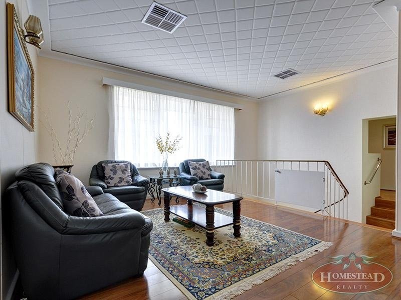 1 Glanton Way, Dianella WA 6059