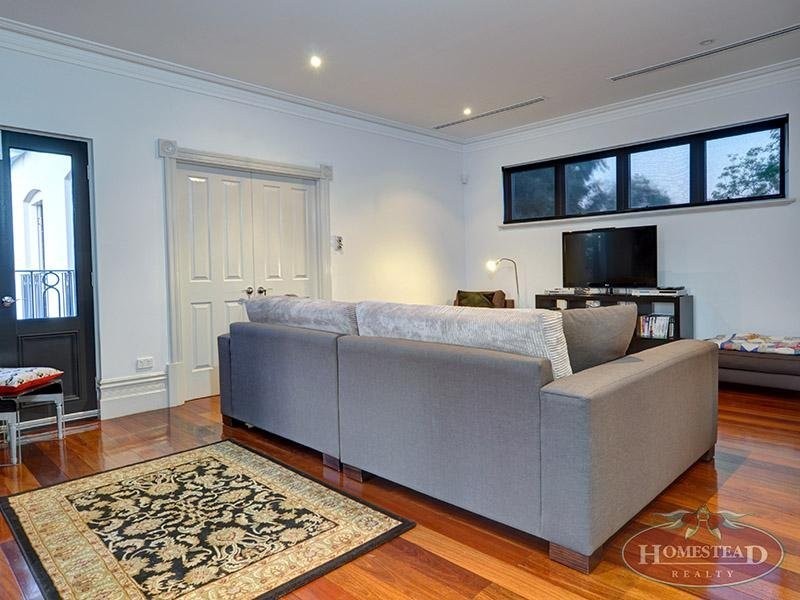 8 St Albans Avenue, Highgate WA 6003