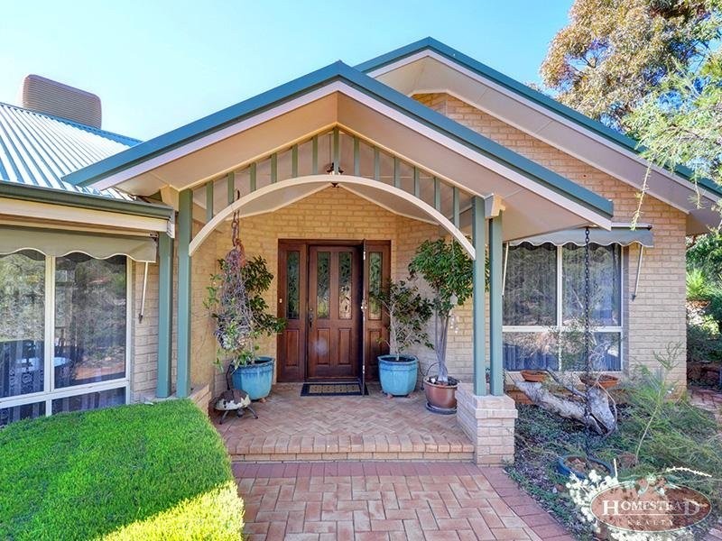 8 Sunset Hill Road, Swan View WA 6056