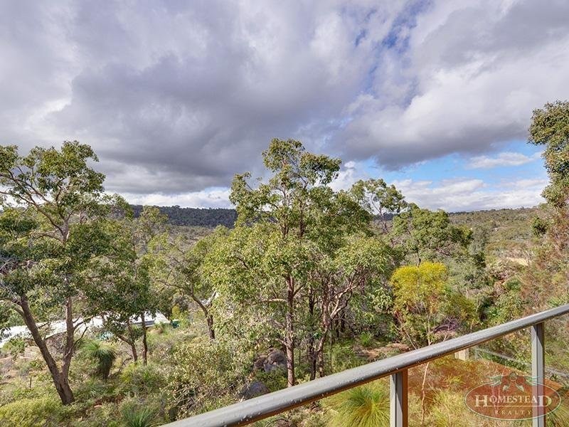 8 Sunset Hill Road, Swan View WA 6056