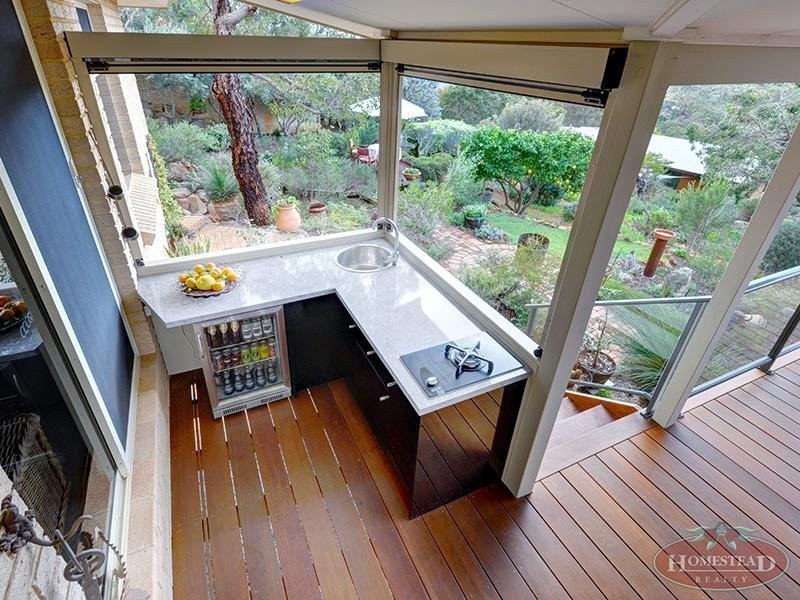 8 Sunset Hill Road, Swan View WA 6056