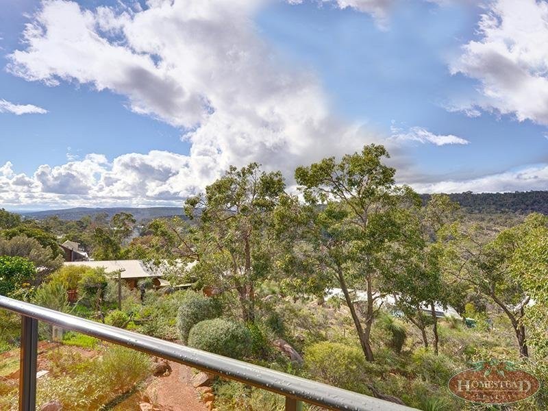 8 Sunset Hill Road, Swan View WA 6056