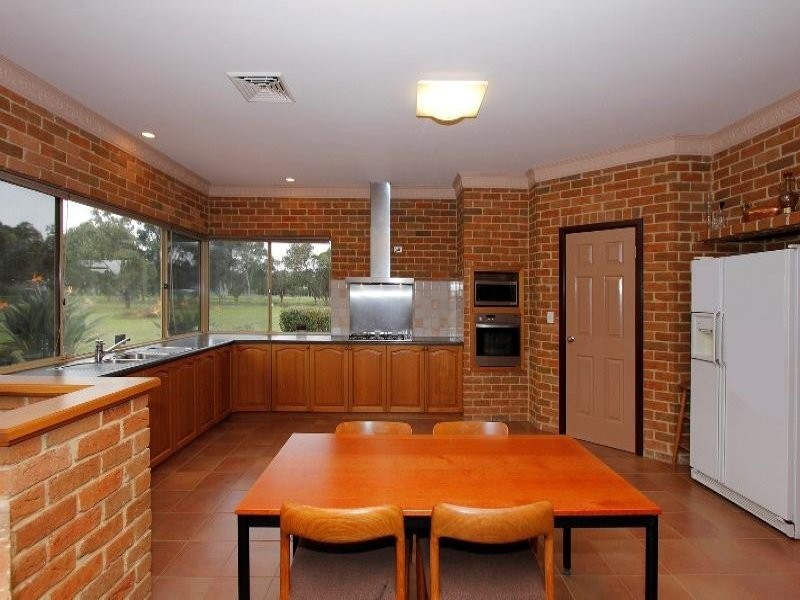 21 Corte Close, Brigadoon WA 6069