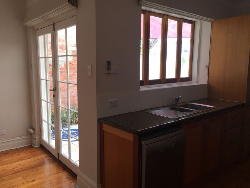 8 Lincoln Street, Highgate WA 6003