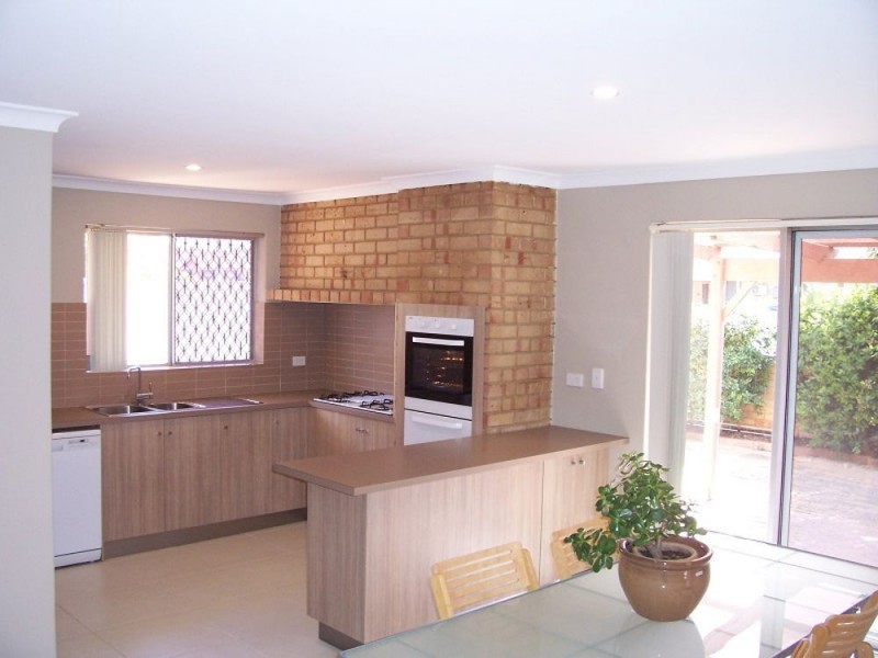 1/106 Alexander Road, Rivervale WA 6103