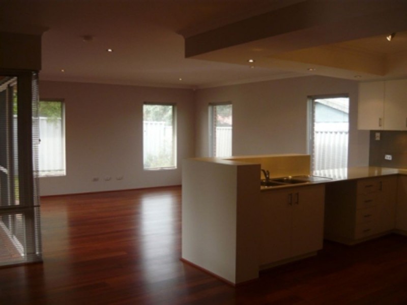 20B Walpole Street, St James WA 6102