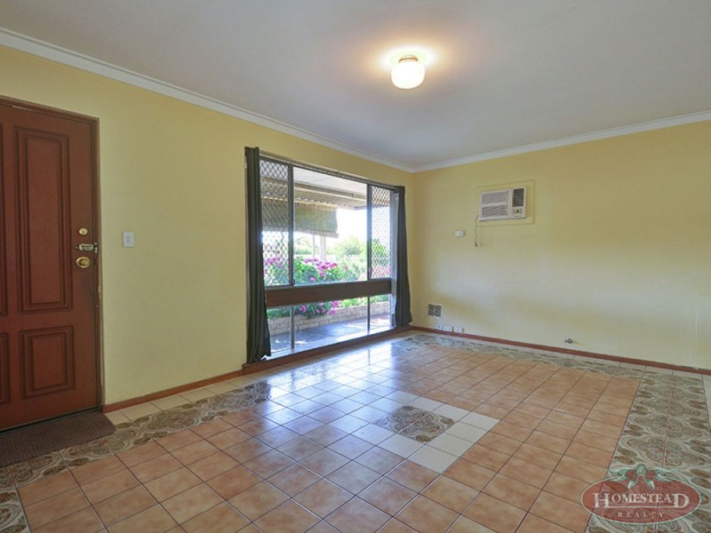 2/58 Victoria Parade, Midvale WA 6056