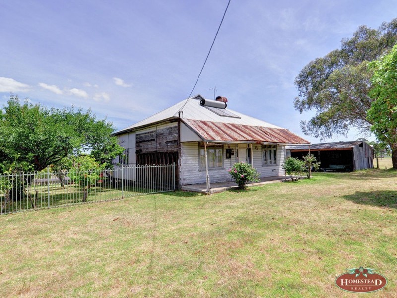 102 Hamersley Road, Caversham WA 6055