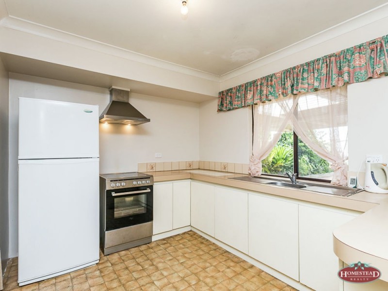 82 Victoria Parade, Midvale WA 6056